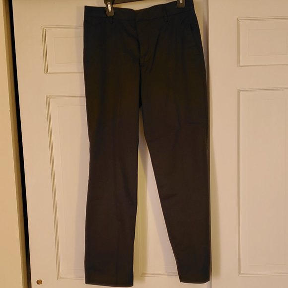 Dockers Men's Iron Free Khaki, Straight Fit, Black Pants - Size W32 L32 - Picture 3 of 8